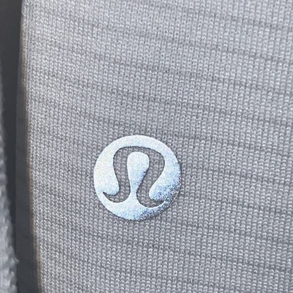 2134. Lululemon Breeze By Long Sleeve *Squad - Picture 3 of 3